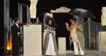 Stire din Cultură-Educație : "Cea mai frumoasă soție" și "Desculț în parc" la Teatrul de Stat Constanța