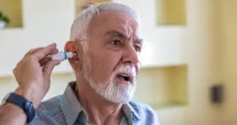 Stire din Sănătate : De ce apare mirosul urât în urechi și ce poate ascunde