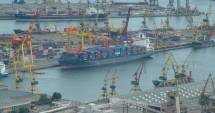 Stire din Economie : Ceața a blocat activitatea în porturile maritime
