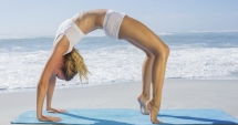 Stire din Fun : Ce face blonda  când merge la yoga