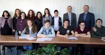Stire din Cultură-Educație : Cel mai vechi liceu din Mangalia a sărbătorit Unirea Basarabiei cu România
