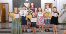 Stire din Cultură-Educație : Șase elevi din Cernavodă, proaspeți absolvenți de canto