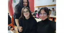 Stire din Cultură-Educație : Două eleve de la Cercul de italiană al Colegiului de Arte, calificate în finala națională a Olimpiadei de limbi romanice
