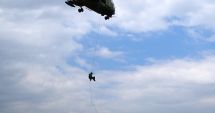 Stire din Eveniment : Cercetașii, exerciții cu trageri de luptă și rapel din elicopter