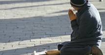 Stire din Actualitate : Un român care cerșea în Suedia a câștigat la loterie 27.000 de dolari