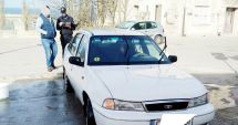 Stire din Social : Ce riști dacă  îți speli mașina pe stradă, la Constanța