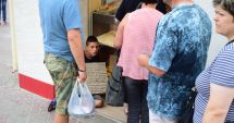 Stire din Social : Constanța, raiul cerșetorilor! Au venit  la malul mării să facă un ban peste vară