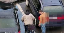 Stire din Actualitate : Un cerșetor în scaun cu rotile s-a ridicat și a umblat bine-mersi, înainte de a urca într-o mașină