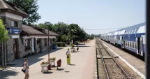 Stire din Social : Trenurile pe ruta Constanța - Mangalia, din nou pe șine, în minivacanța de 1 Mai