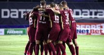 Stire din Sport : CFR Cluj a învins-o pe Petrolul Ploieşti şi a urcat pe locul secund în Superligă