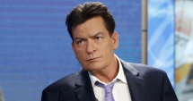 Stire din Actualitate : Charlie Sheen a anunțat că tratamentul experimental pe care l-a urmat a suprimat virusul HIV
