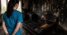 Stire din Eveniment : O asistentă medicală din Medgidia, condamnată după ce a incendiat casa fostului soț