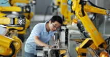 Stire din Actualitate : China se robotizează: Firmele înjumătățesc forța de muncă  angajând... inteligență artificială