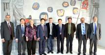 Stire din Cultură-Educație : Chinezii de la Universitatea Beijing, în vizită la Clasa Confucius