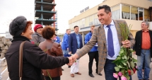 Stire din Politică-Administrație : Senatorul Chiru strânge semnături pentru candidatura la Primăria Constanța