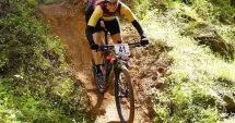 Stire din Actualitate : O ciclistă româncă de 41 de ani a murit după ce un șofer a intrat pe contrasens