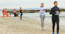 Stire din Sport : Cine se încumetă să alerge toți cei 42 de kilometri?