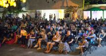Stire din Diverse : Cinemascop a fost un succes.  Oamenii sunt dornici de filme în aer liber