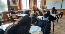 Stire din Cultură-Educație : S-a făcut redistribuirea pe județe a noilor posturi de consilieri școlari