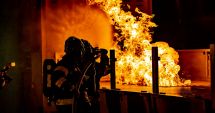 Stire din Eveniment : S-ar fi putut repeta tragedia Colectiv? Un club a luat foc în noaptea de Crăciun din cauza artificiilor