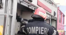 Stire din Eveniment : Incendiu puternic la o ghenă de gunoi. Zeci de oameni s-au evacuat din bloc