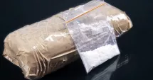 Stire din Eveniment : Prinși în flagrant cu un kilogram de cocaină. Bărbați arestați după o tranzacție uriașă