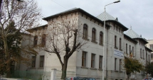 Stire din Cultură-Educație : Când se dă admitere la gimnaziul Colegiului "Eminescu"