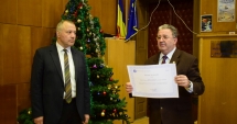 Stire din Cultură-Educație : Colegiul Național "Mircea cel Bătrân" din Constanța, premiat la Ministerul Educației. "Suntem pe locul al treilea în țară în topul olimpicilor internaționali!"