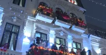 Stire din Social : Colinde de la balcon! Magia Crăciunului a cuprins centrul vechi al Constanței