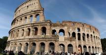 Stire din Actualitate : Italia: O tânără a fost luată ostatică la Colosseum de un adept al Statului Islamic