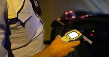 Stire din Eveniment : Șofer în prag de comă alcoolică, prins fără permis după ce conducea haotic pe stradă