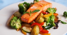 Stire din Sănătate : Cum se combină alimentele, pentru o dietă echilibrată. Iată de ce nu se mănâncă ou și carne la aceeași masă