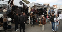 Stire din Eveniment : Comercianții ambulanți, luați pe sus de jandarmi