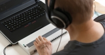 Stire din Social : Ai un calculator vechi?  Donează-l unei persoane nevăzătoare!
