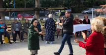 Stire din Social : Fuego, Stela Enache și Marina Florea i-au înveselit pe vârstnici