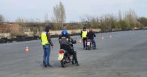 Stire din Social : Şoferii cu permis categoria B vor putea conduce și anumite tipuri de motociclete. CCR a respins sesizarea lui Klaus Iohannis