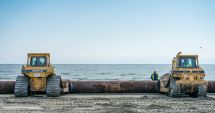 Stire din Social : Conducta de înnisipare a plajei din Eforie, pregătită în staţiunea Mamaia
