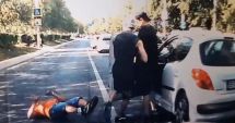Stire din Eveniment : Tânăr de 21 de ani, reținut după un scandal violent în trafic. Un bărbat a fost rănit sub privirile soției