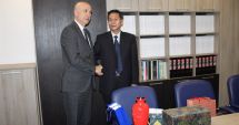 Stire din Economie : Consilierul economic și comercial din cadrul Ambasadei Republicii Populare Chineze în România, în vizită la CCINA