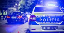 Stire din Eveniment : Constanţa. Şofer reţinut după ce a fugit de poliţişti şi s-a răsturnat cu maşina, rănind pasagerul aflat în interior