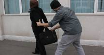 Stire din Eveniment : Constănțeni cu spirit civic: au prins un tâlhar, într-o stație de autobuz
