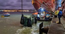 Stire din Eveniment : Containere căzute în apele mării în timpul operării unei nave