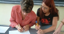 Stire din Cultură-Educație : Aproape  400 de tineri  și-au contestat notele la Bac