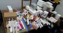 Stire din Eveniment : Parfumuri contrafăcute  și țigări de contrabandă descoperite de polițiști