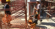 Stire din Social : Cu ochii pe firmele  de construcții.  Amenzi peste amenzi