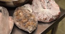 Stire din Social : Tone de alimente vechi sau stricate, distruse  de inspectorii sanitar-veterinari