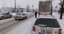 Stire din Eveniment : Controale în TRAFIC / Polițiștii și RAR verifică starea tehnică a mașinilor