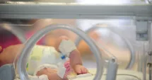 Stire din Actualitate : De necrezut! Doi bebeluși au fost găsiți într-un congelator. Iată ce spune mama lor