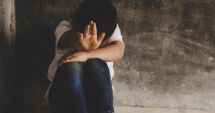 Stire din Eveniment : Cinci copii cu vârste între trei și zece ani, maltratați și obligați să asiste la relațiile sexuale dintre părinții lor
