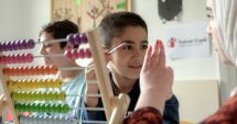 Stire din Social : Povestea tristă a copiilor refugiați. Au luat viața-n piept și luptă pentru supraviețuire
